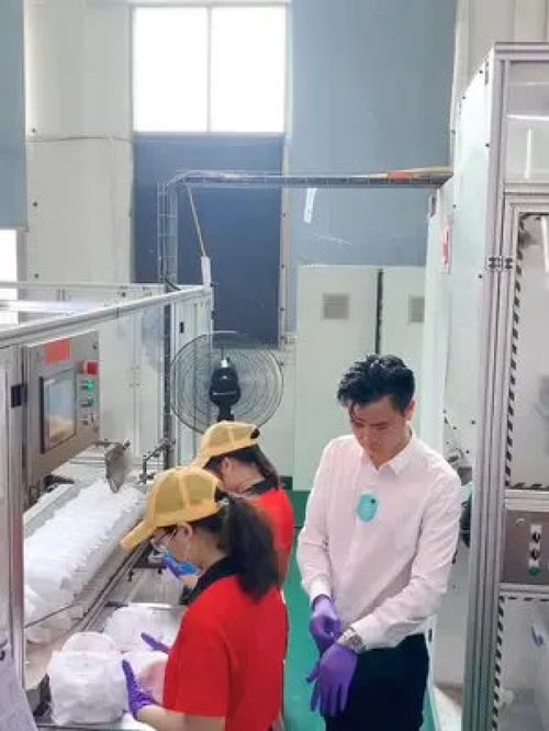 90后,福建人,在泉州开厂,创业十年,从发自己工资到现在需要给一群人发工资,我一刻也不敢松懈 张得火