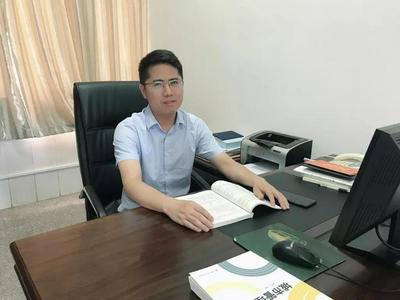 管理与艺术融合，成就精彩人生——访现代管理学院院长张其春